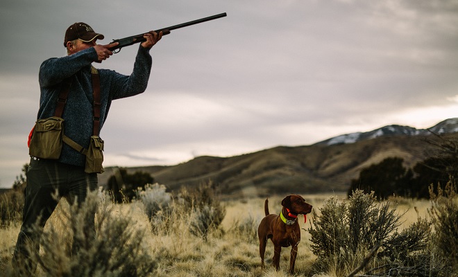 Single Shot Shotgun hunting with dog
